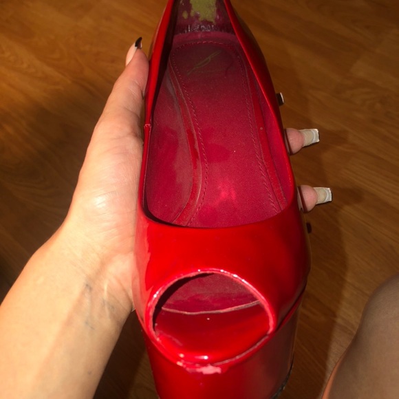 Brian Atwood red patent leather peep toe. - Picture 4 of 4